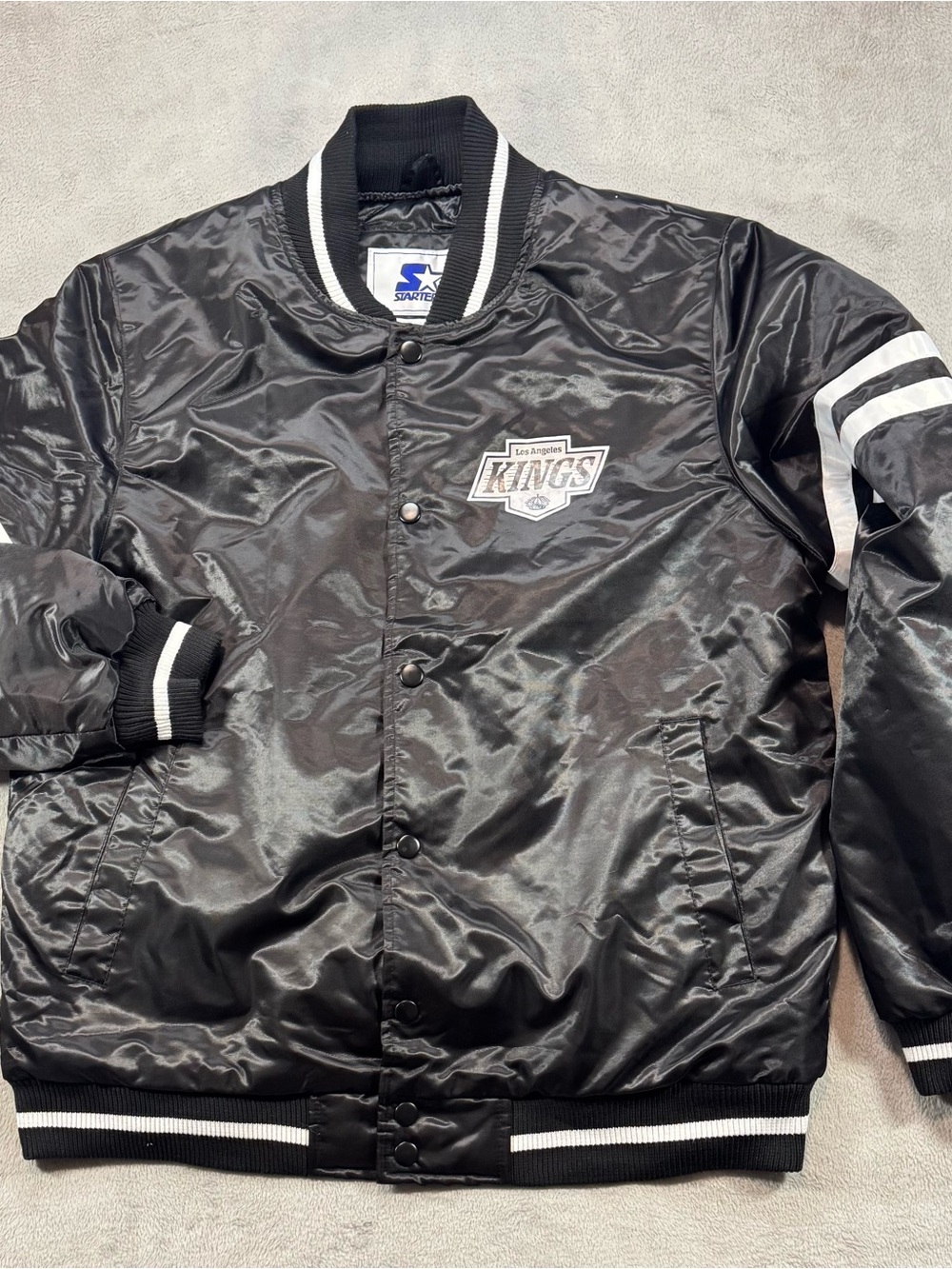 NWOT Los Angeles Kings Satin Starter Jacket . Youth XL 20 Fits Men’s Medium